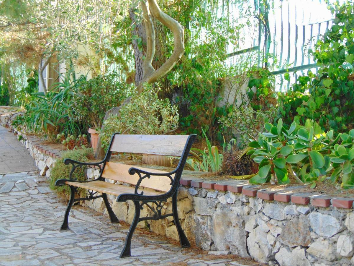 Villa Antonio Calderisi فيستَ المظهر الخارجي الصورة